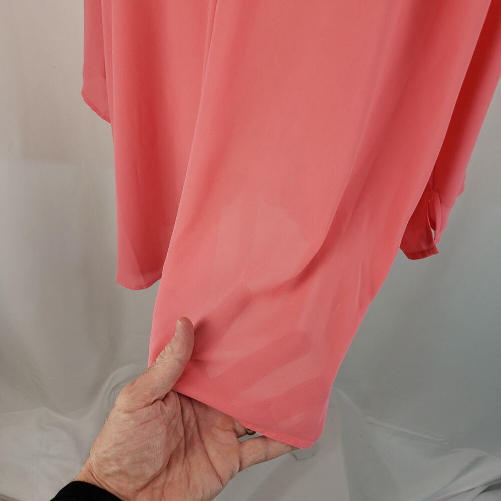 NWT Eloquii Flowy Sheer Deep V-Neck Long Sleeve Rounded Shirttail Hem Top 20 - Picture 9 of 15